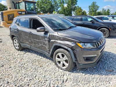 Czwarte zdjęcie samochodu z boku: 2018 JEEP COMPASS LATITUDE VIN:3C4NJDBB8JT168174 - miniatura
