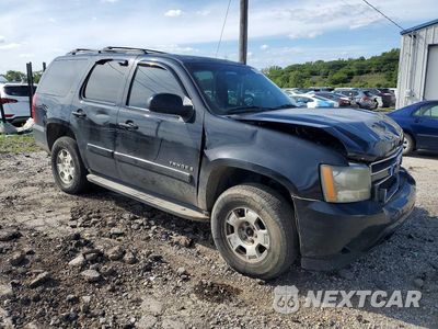 Czwarte zdjęcie samochodu z boku: 2009 CHEVROLET TAHOE K1500 LT VIN:1GNFK23059R229737 - miniatura