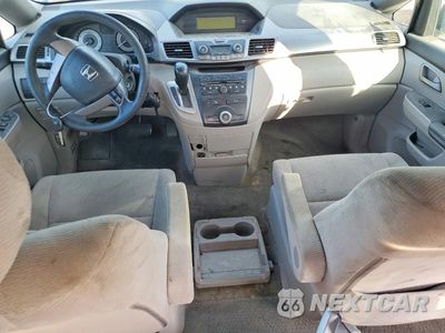 Zdjęcie 8 z 13 samochodu: 2011 HONDA ODYSSEY LX VIN:5FNRL5H23BB081811 - miniatura