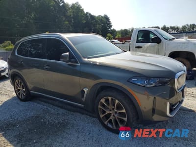 Czwarte zdjęcie samochodu z boku: 2024 BMW X5 XDRIVE40I VIN:5UX23EU02R9U15447 - miniatura