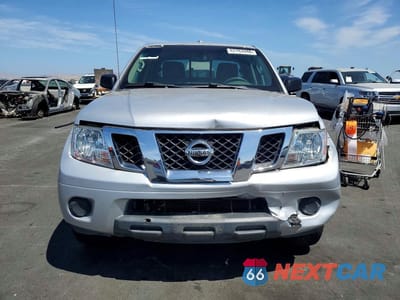 Piąte zdjęcie samochodu w środku: 2016 NISSAN FRONTIER SV VIN:1N6AD0ER6GN796800 - miniatura