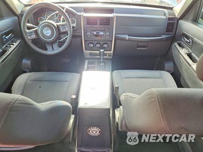 Zdjęcie 8 z 12 samochodu: 2012 JEEP LIBERTY SPORT VIN:1C4PJLAK3CW134192 - miniatura