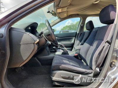 Zdjęcie 7 z 12 samochodu: 2011 HONDA ACCORD LXP VIN:1HGCP2F47BA031825 - miniatura