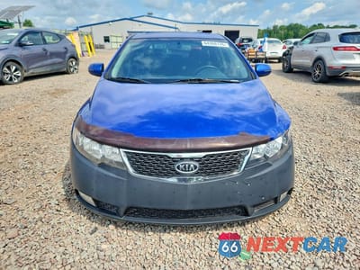 Piąte zdjęcie samochodu w środku: 2011 KIA FORTE5 SX VIN:KNAFW5A38B5372946 - miniatura