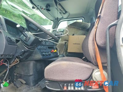 Zdjęcie 7 z 13 samochodu: 2019 INTERNATIONAL MV607 SEMI TRUCK VIN:1HSEUTAN5KH091946 - miniatura