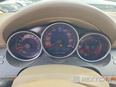 Zdjęcie 9 z 12 samochodu: 2005 ACURA RL VIN:JH4KB16565C005364 - miniatura