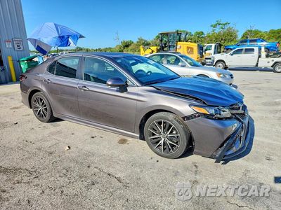 Czwarte zdjęcie samochodu z boku: 2024 TOYOTA CAMRY SE VIN:4T1G11AKXRU870650 - miniatura