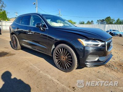 Czwarte zdjęcie samochodu z boku: 2018 VOLVO XC60 T6 MOMENTUM VIN:YV4A22RK9J1033912 - miniatura