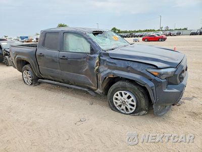 Czwarte zdjęcie samochodu z boku: 2025 TOYOTA TACOMA SR VIN:3TYKD5HN4ST018662 - miniatura