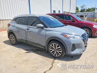 Czwarte zdjęcie samochodu z boku: 2021 NISSAN KICKS SV VIN:3N1CP5CV5ML511857 - miniatura