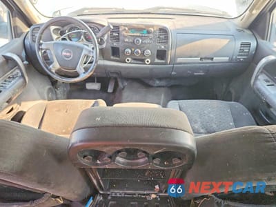 Zdjęcie 8 z 13 samochodu: 2007 GMC NEW SIERRA C1500 VIN:2GTEC19C371580195 - miniatura