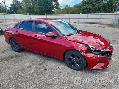 Czwarte zdjęcie samochodu z boku: 2021 HYUNDAI ELANTRA SEL VIN:KMHLM4AGXMU148641 - miniatura
