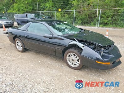 Czwarte zdjęcie samochodu z boku: 1995 CHEVROLET CAMARO Z28 VIN:2G1FP22P2S2147331 - miniatura