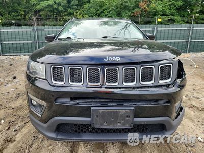 Piąte zdjęcie samochodu w środku: 2018 JEEP COMPASS LATITUDE VIN:3C4NJDBB5JT307984 - miniatura