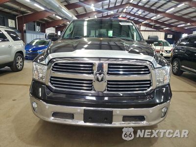 Piąte zdjęcie samochodu w środku: 2017 RAM 1500 SLT VIN:1C6RR7GT4HS530162 - miniatura