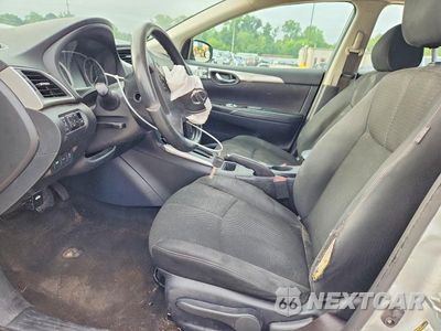Zdjęcie 7 z 12 samochodu: 2018 NISSAN SENTRA S VIN:3N1AB7AP2JY281294 - miniatura