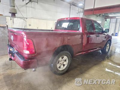 Trzecie zdjęcie samochodu z tyłu: 2018 RAM 1500 ST VIN:1C6RR6FG7JS139561 - miniatura