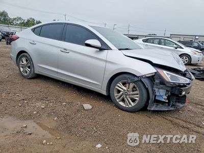 Czwarte zdjęcie samochodu z boku: 2019 HYUNDAI ELANTRA SEL VIN:5NPD84LF4KH409951 - miniatura