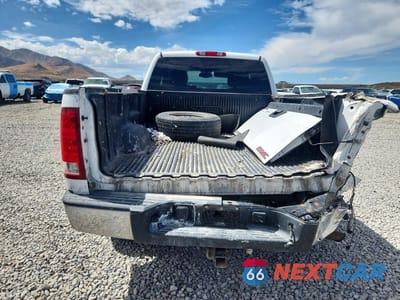 Zdjęcie 6 z 13 samochodu: 2007 GMC NEW SIERRA C1500 VIN:2GTEC19C371580195 - miniatura