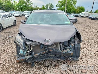 Piąte zdjęcie samochodu w środku: 2011 TOYOTA SIENNA XLE 7-PASSENGER VIN:5TDDK3DC2BS014158 - miniatura