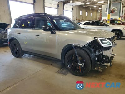 Czwarte zdjęcie samochodu z boku: 2025 MINI COUNTRYMAN S ALL4 VIN:WMZ23GA09S7T53290 - miniatura