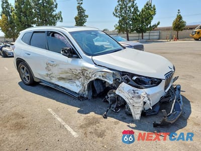 Czwarte zdjęcie samochodu z boku: 2023 BMW X1 XDRIVE28I VIN:WBX73EF09P5V72291 - miniatura