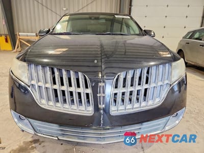 Piąte zdjęcie samochodu w środku: 2010 LINCOLN MKT VIN:2LMHJ5FR3ABJ03402 - miniatura