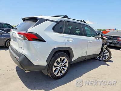 Trzecie zdjęcie samochodu z tyłu: 2023 TOYOTA RAV4 XLE PREMIUM VIN:2T3C1RFV5PW280859 - miniatura