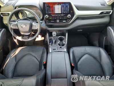 Zdjęcie 8 z 13 samochodu: 2022 TOYOTA HIGHLANDER HYBRID PLATINUM VIN:5TDEBRCH4NS091851 - miniatura