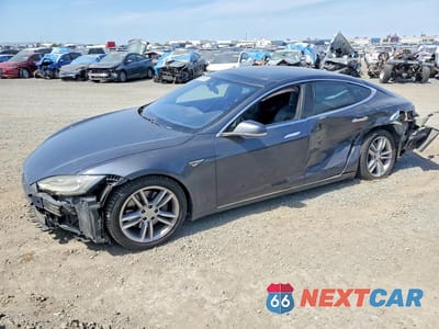 2015 TESLA MODEL S 5YJSA1E22FF116364 - główne zdjęcie licytacji z USA - miniatura