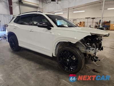 Czwarte zdjęcie samochodu z boku: 2025 VOLKSWAGEN TIGUAN SE R-LINE BLACK VIN:3VVGR7RM8SM013311 - miniatura