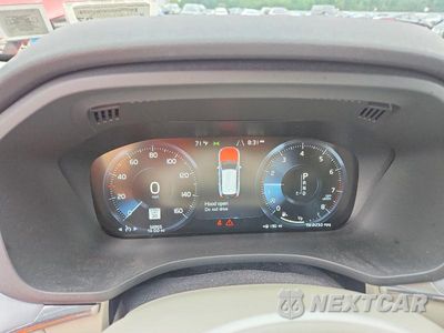 Zdjęcie 9 z 14 samochodu: 2020 VOLVO XC60 T5 MOMENTUM VIN:YV4102RK1L1575725 - miniatura