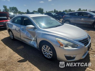 Czwarte zdjęcie samochodu z boku: 2014 NISSAN ALTIMA 2.5 S VIN:1N4AL3AP1EC321629 - miniatura