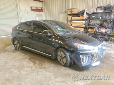 Czwarte zdjęcie samochodu z boku: 2020 HYUNDAI IONIQ SE VIN:KMHC75LC0LU242792 - miniatura