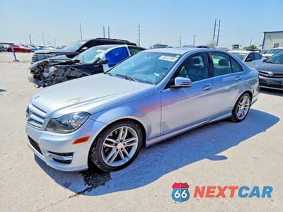 2013 MERCEDES-BENZ C 300 4MATIC WDDGF8AB4DR251896 - główne zdjęcie licytacji z USA - miniatura