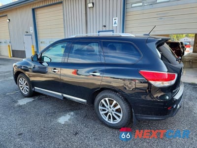 Drugie zdjęcie samochodu z przodu: 2016 NISSAN PATHFINDER SL VIN:5N1AR2MM0GC636912 - miniatura
