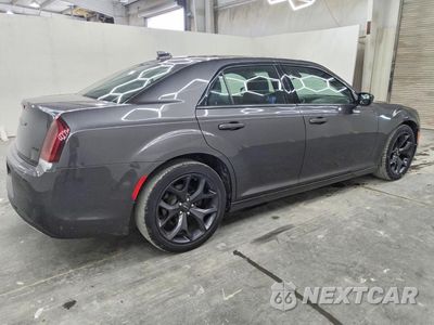 Trzecie zdjęcie samochodu z tyłu: 2021 CHRYSLER 300 TOURING VIN:2C3CCAAG7MH538240 - miniatura