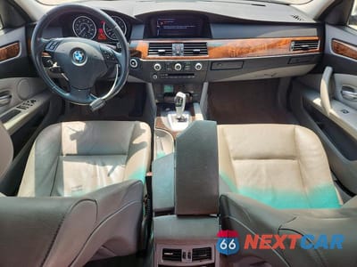 Zdjęcie 8 z 12 samochodu: 2010 BMW 528 I VIN:WBANU5C57AC460509 - miniatura