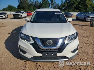 Piąte zdjęcie samochodu w środku: 2019 NISSAN ROGUE S VIN:KNMAT2MT0KP552183 - miniatura