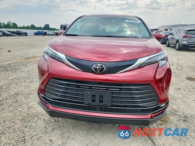 Piąte zdjęcie samochodu w środku: 2026 TOYOTA SIENNA XLE 8-PASSENGER VIN:5TDYRKEC5TS309990 - miniatura