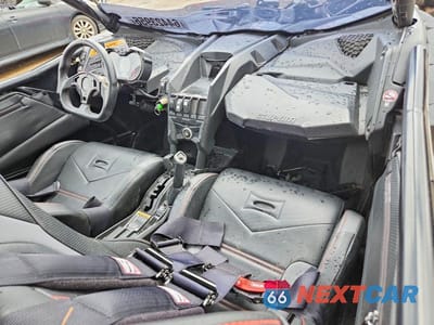 Piąte zdjęcie samochodu w środku: 2018 CAN-AM MAVERICK X3 X RS TURBO R VIN:3JBVXAW45JK000252 - miniatura