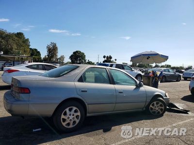 Trzecie zdjęcie samochodu z tyłu: 1999 TOYOTA CAMRY LE V6 VIN:JT2BF28KXX0231788 - miniatura