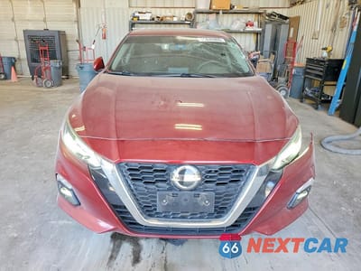 Piąte zdjęcie samochodu w środku: 2019 NISSAN ALTIMA SV VIN:1N4BL4DV8KN307926 - miniatura
