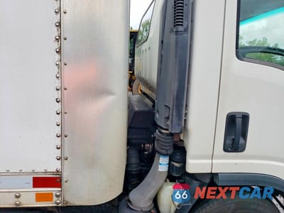 Zdjęcie 11 z 13 samochodu: 2016 ISUZU NPR HD BOX TRUCK VIN:JALC4W167G7001072 - miniatura