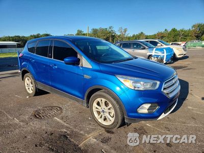 Czwarte zdjęcie samochodu z boku: 2019 FORD ESCAPE SE VIN:1FMCU0GD6KUC46519 - miniatura