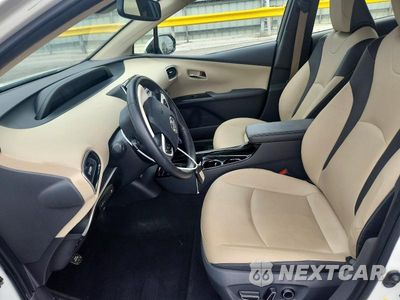 Zdjęcie 7 z 14 samochodu: 2017 TOYOTA PRIUS FOUR VIN:JTDKARFU0H3531147 - miniatura