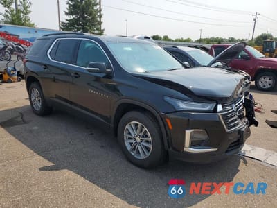 Czwarte zdjęcie samochodu z boku: 2022 CHEVROLET TRAVERSE LT VIN:1GNEVGKW3NJ191021 - miniatura