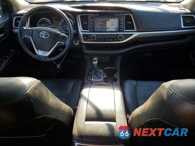 Zdjęcie 8 z 13 samochodu: 2017 TOYOTA HIGHLANDER HYBRID LIMITED VIN:5TDDGRFH8HS027163 - miniatura
