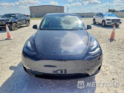 Piąte zdjęcie samochodu w środku: 2024 TESLA MODEL Y VIN:7SAYGDED4RF018505 - miniatura
