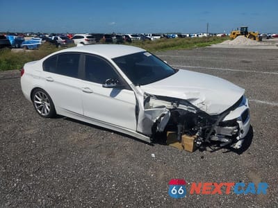 Czwarte zdjęcie samochodu z boku: 2018 BMW 320 I VIN:WBA8E1G51JNU89604 - miniatura